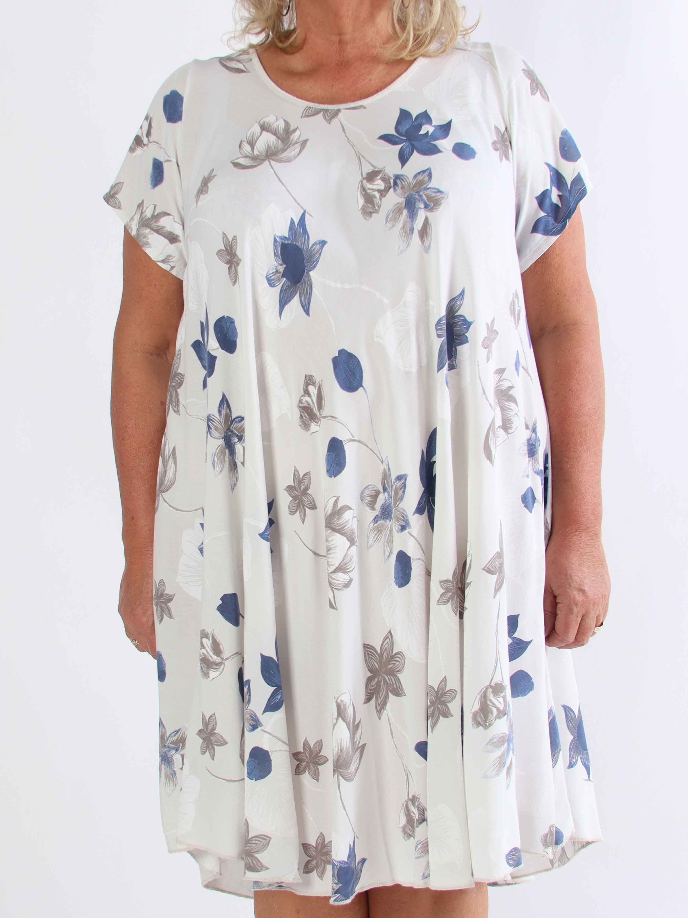 Bora - Sød plus size tunikakjole i bomuld med blomsterprint